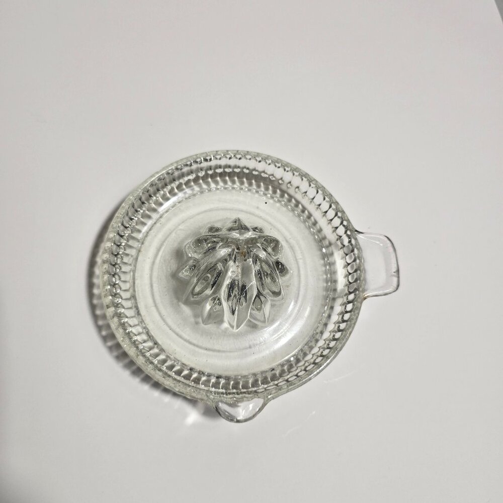 Vintage Glass Citrus Juicer / Reamer